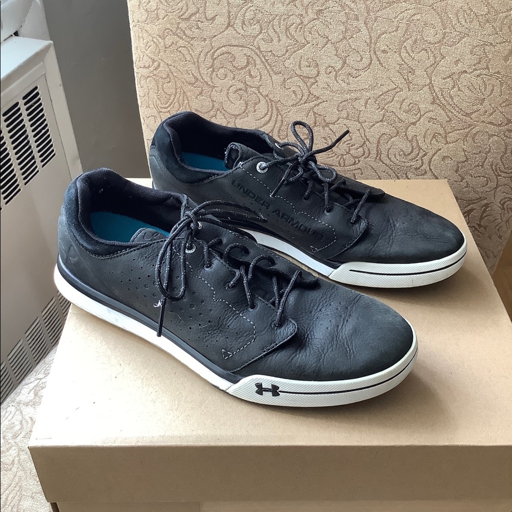 Under Armour Sneakers